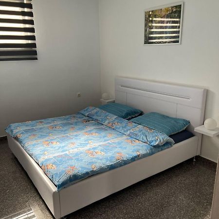 Apartments Ban Galižana Екстериор снимка
