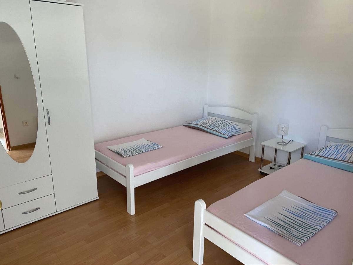 Apartments Ban Galižana Екстериор снимка