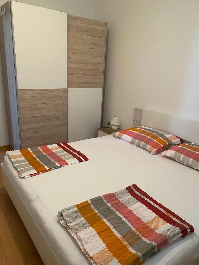 Apartments Ban Galižana Екстериор снимка